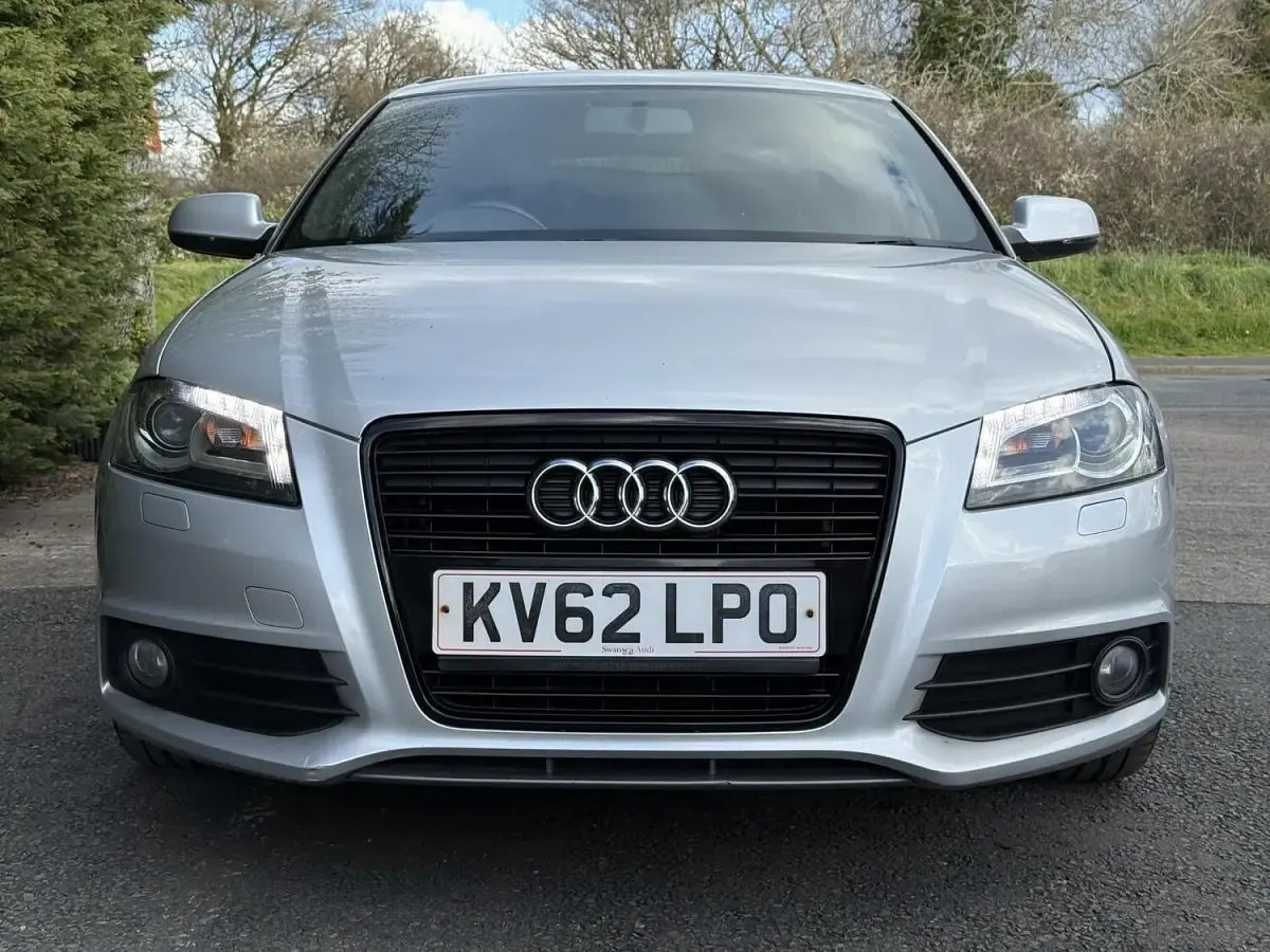 Used Audi A3 Sportback Black Edition 140 HP (102 kW) 2012 Silver Hatchback