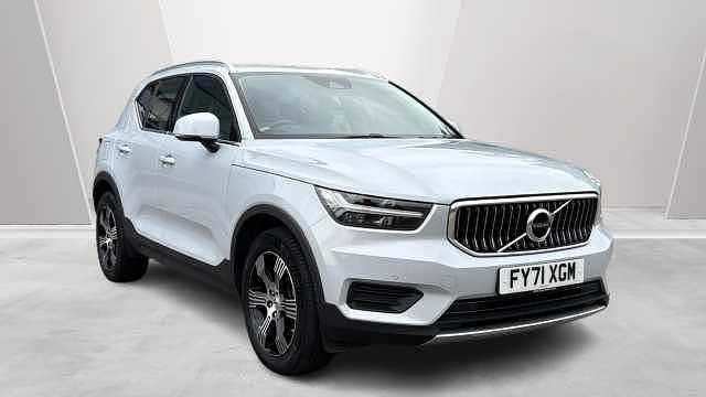 Used 2022 Volvo XC40 Inscription SUV | £26,490 (Fair price) - Image 1/3