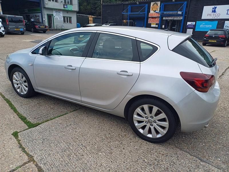 Silver Used 2011 Vauxhall Astra Elite Hatchback | £2,595 (Fair price) - Image 1/4
