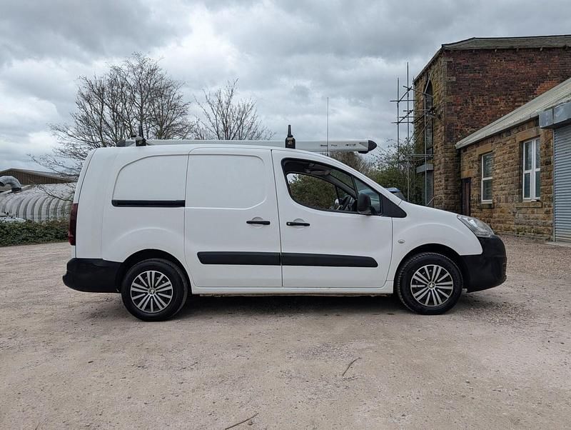 Used Peugeot Partner S 2017 White