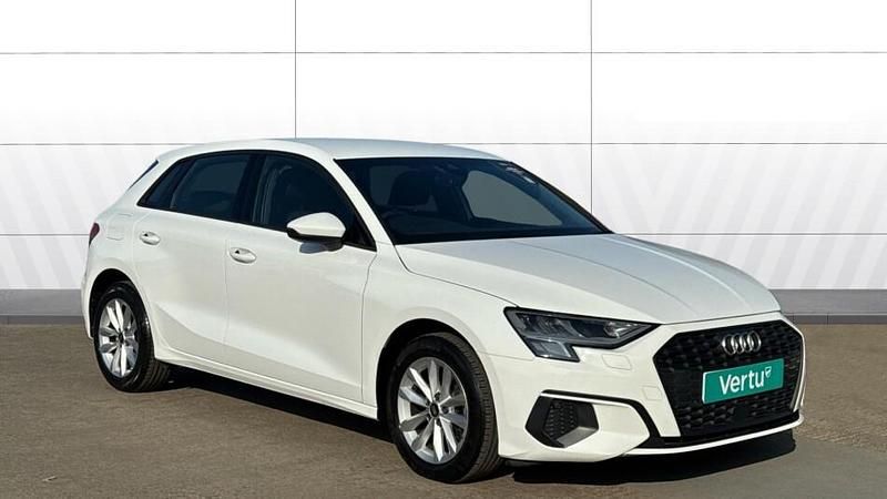 Begagnad Audi A3 Advanced 110 HK (80 kW) 2022 Vit Sedan