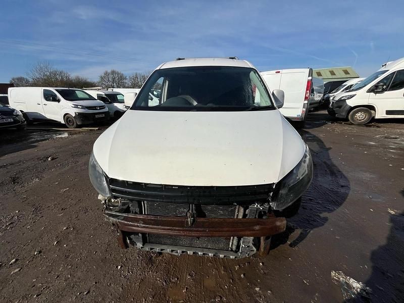 Used VW Caddy Maxi Startline 102 HP (75 kW) 2013 White MPV