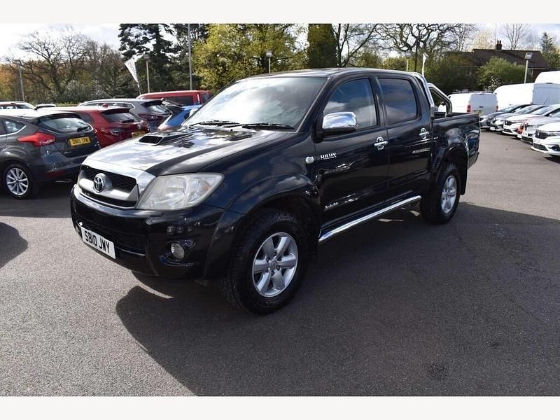 Used Toyota HiLux 171 HP (125 kW) 2010 Black Pickup