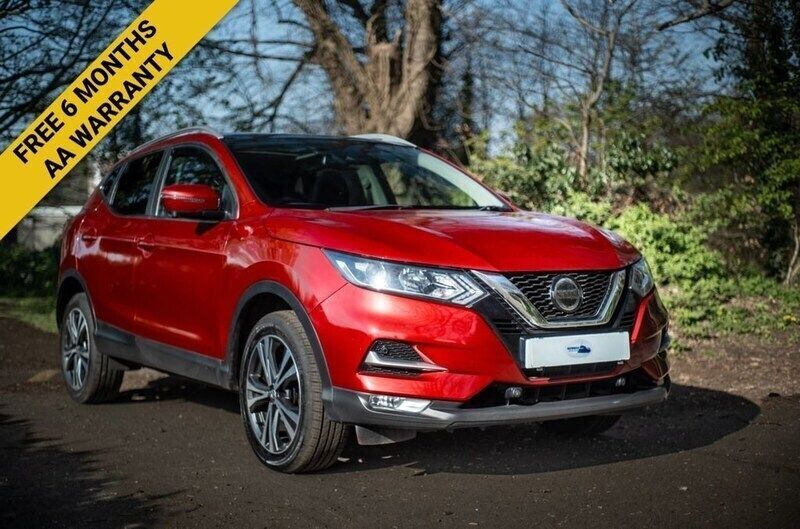 Red Used 2018 Nissan Qashqai N-Connecta SUV | £9,595 (Fair price) - Image 1/4