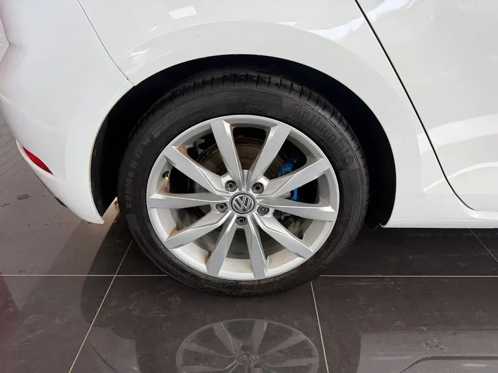 Used VW Golf VII GT 130 HP (95 kW) 2019 White Hatchback