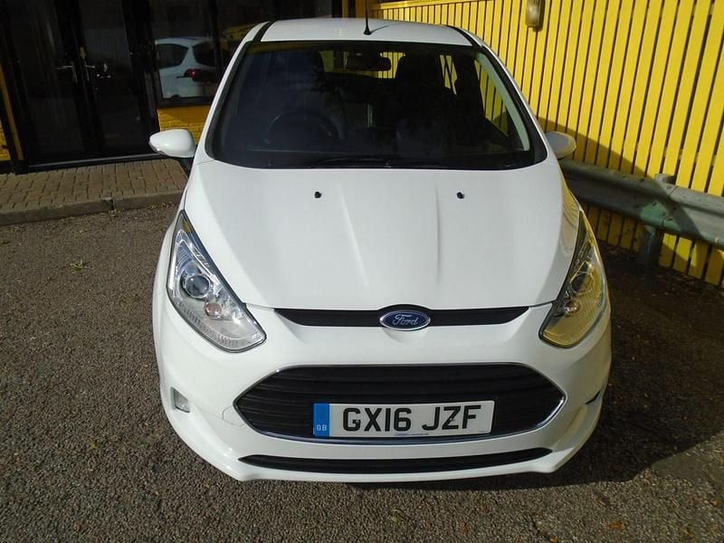 Used Ford B-MAX Zetec 100 HP (73 kW) 2016 White MPV