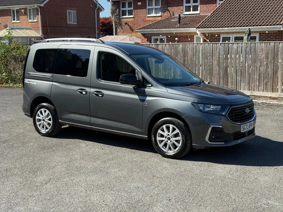 Used Ford Tourneo Connect Titanium 120 HP (88 kW) 2023 Grey MPV