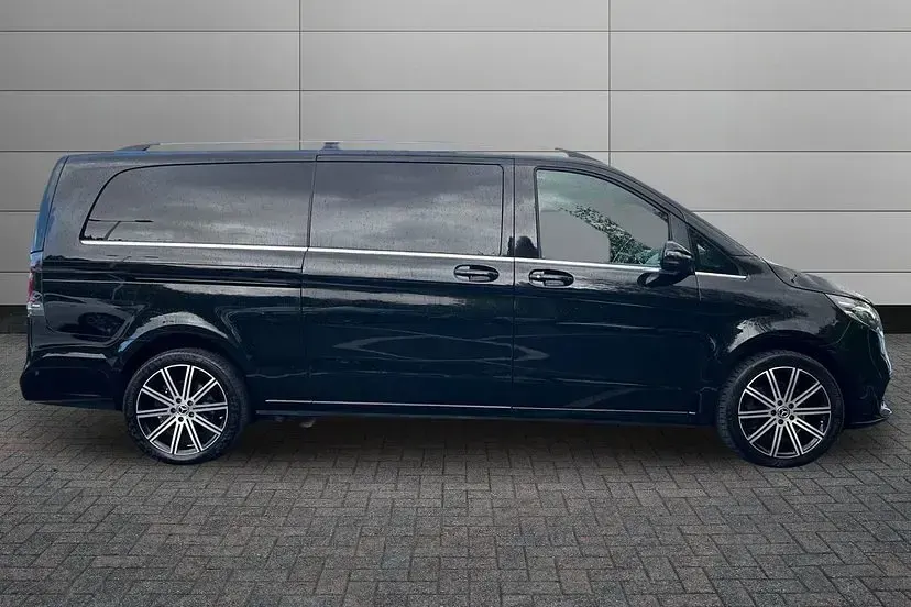 Used Mercedes V300 Premium 234 HP (172 kW) 2025 Black MPV