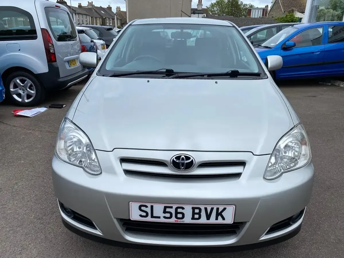 Used Toyota Corolla 110 HP (80 kW) 2006 Silver Hatchback