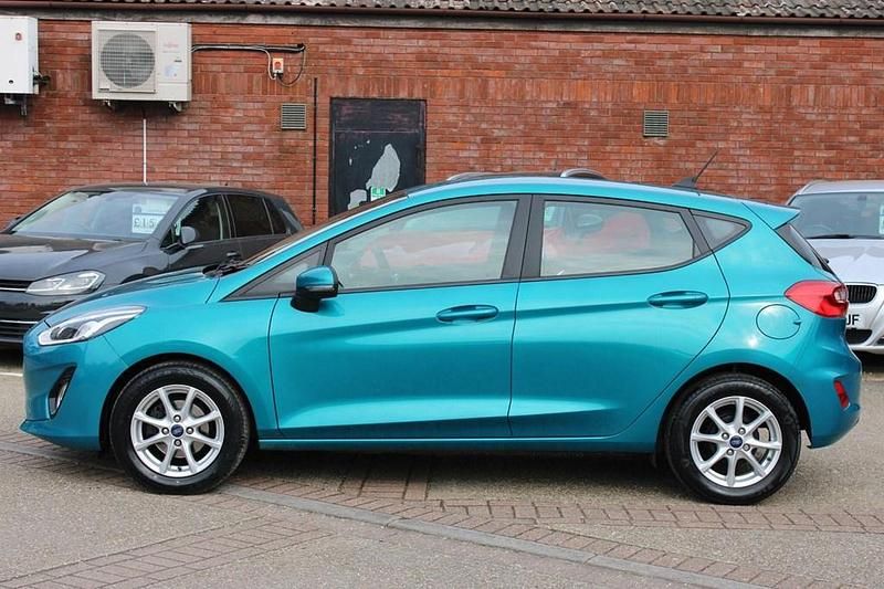 Used Ford Fiesta Zetec 100 HP (73 kW) 2018 Blue Hatchback