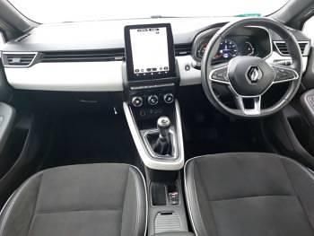 Używany Renault Clio V Version S 90 KM (66 kW) 2021 Srebrny Hatchback