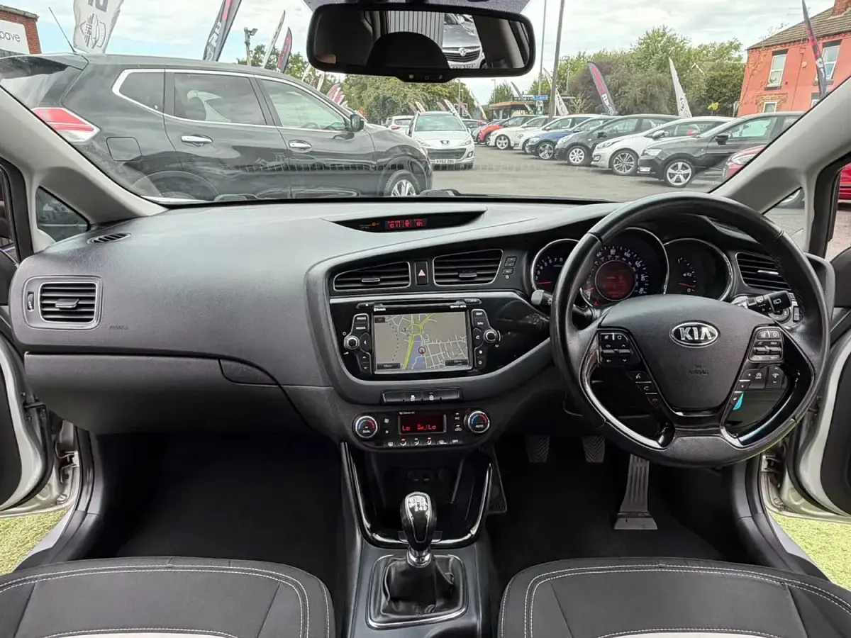 Used Kia Ceed 133 HP (97 kW) 2013 Silver Hatchback