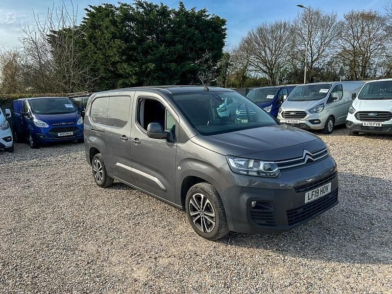 Used Citroën Berlingo 130 HP (95 kW) 2019 Grey MPV