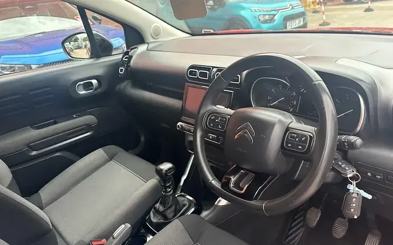 Used Citroën C3 Aircross PureTech 110 HP (80 kW) 2023 Red SUV
