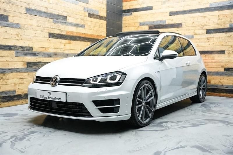 White Used 2015 VW Golf VII R Hatchback | £20,995 - Image 1/4
