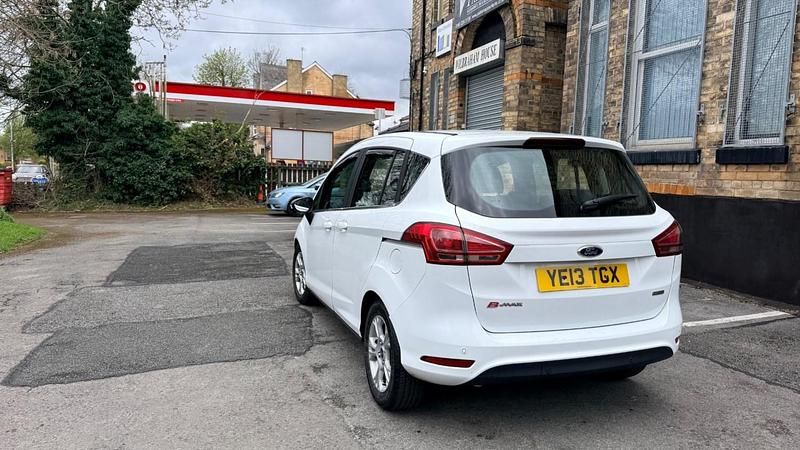 Usado Ford B-MAX Zetec 2013 Branco Monovolume