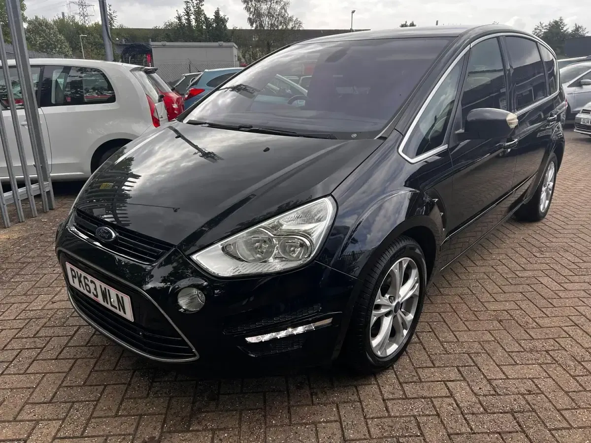 Used Ford S-MAX Titanium 140 HP (102 kW) 2013 Black MPV