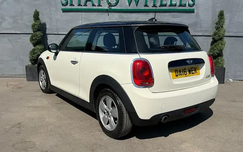 Used Mini Cooper Hatch 136 HP (100 kW) 2017 Hatchback