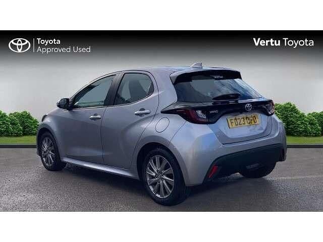 Used Toyota Yaris Hybrid 116 HP (85 kW) 2023 Silver Hatchback
