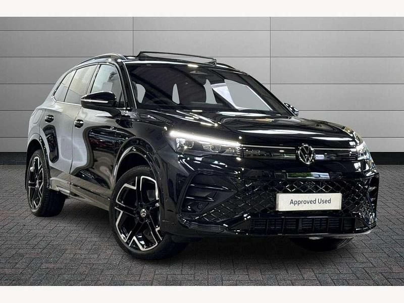 Black New 2025 VW Tiguan R-line SUV | £41,995 (Fair price) - Image 1/4