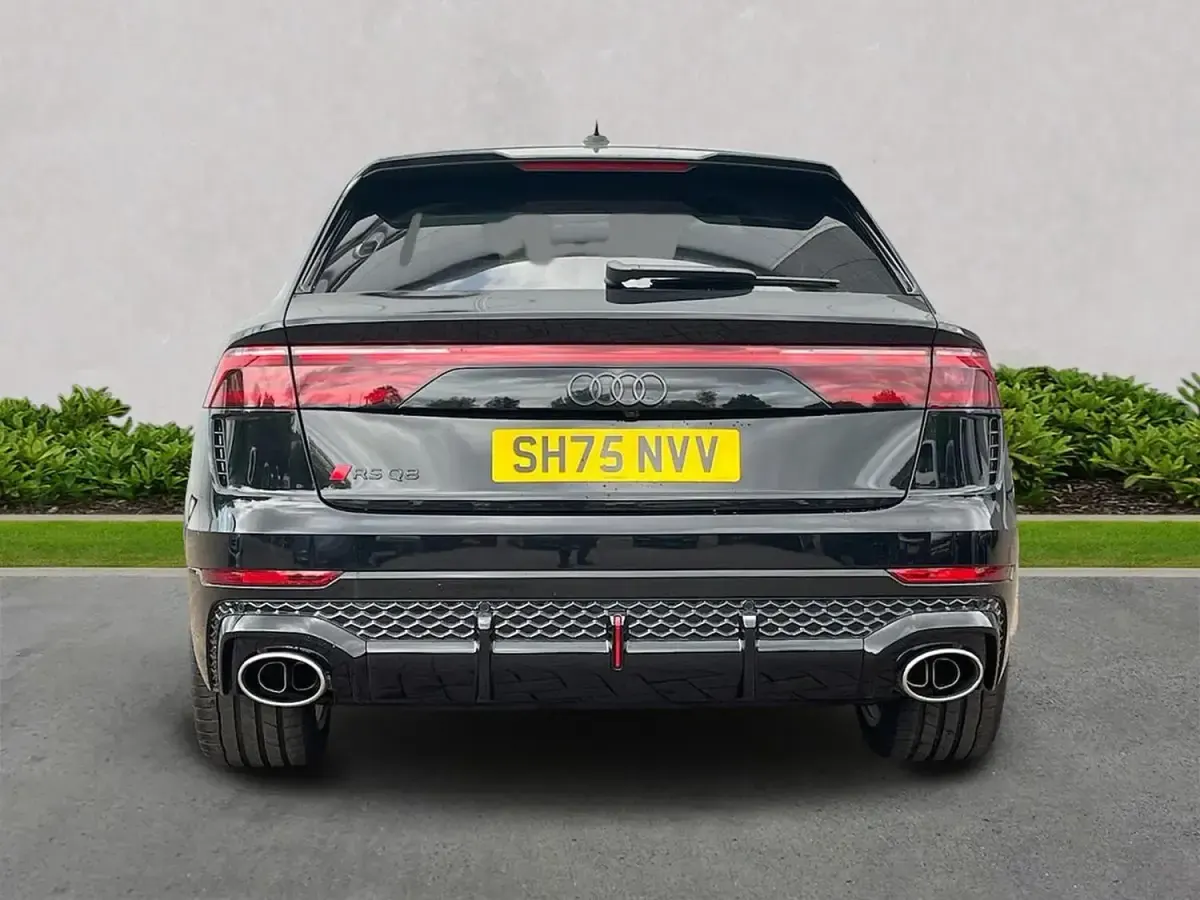 Usado Audi RS Q8 Comfort 600 CV (441 kW) 2025 Negro SUV