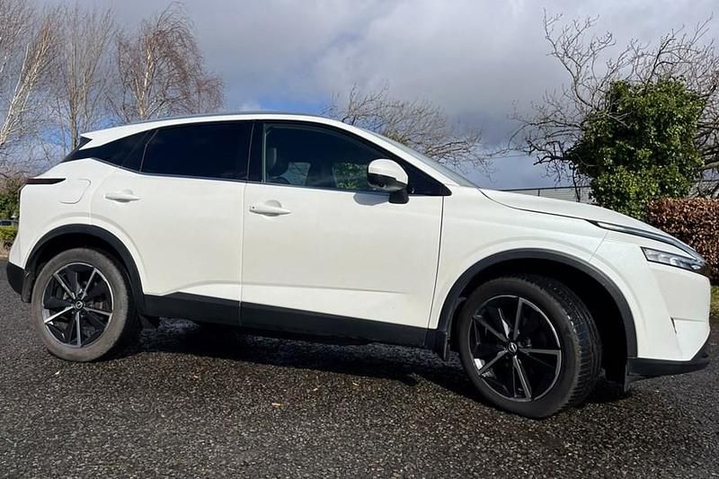 Used Nissan Qashqai Tekna 2022 White SUV