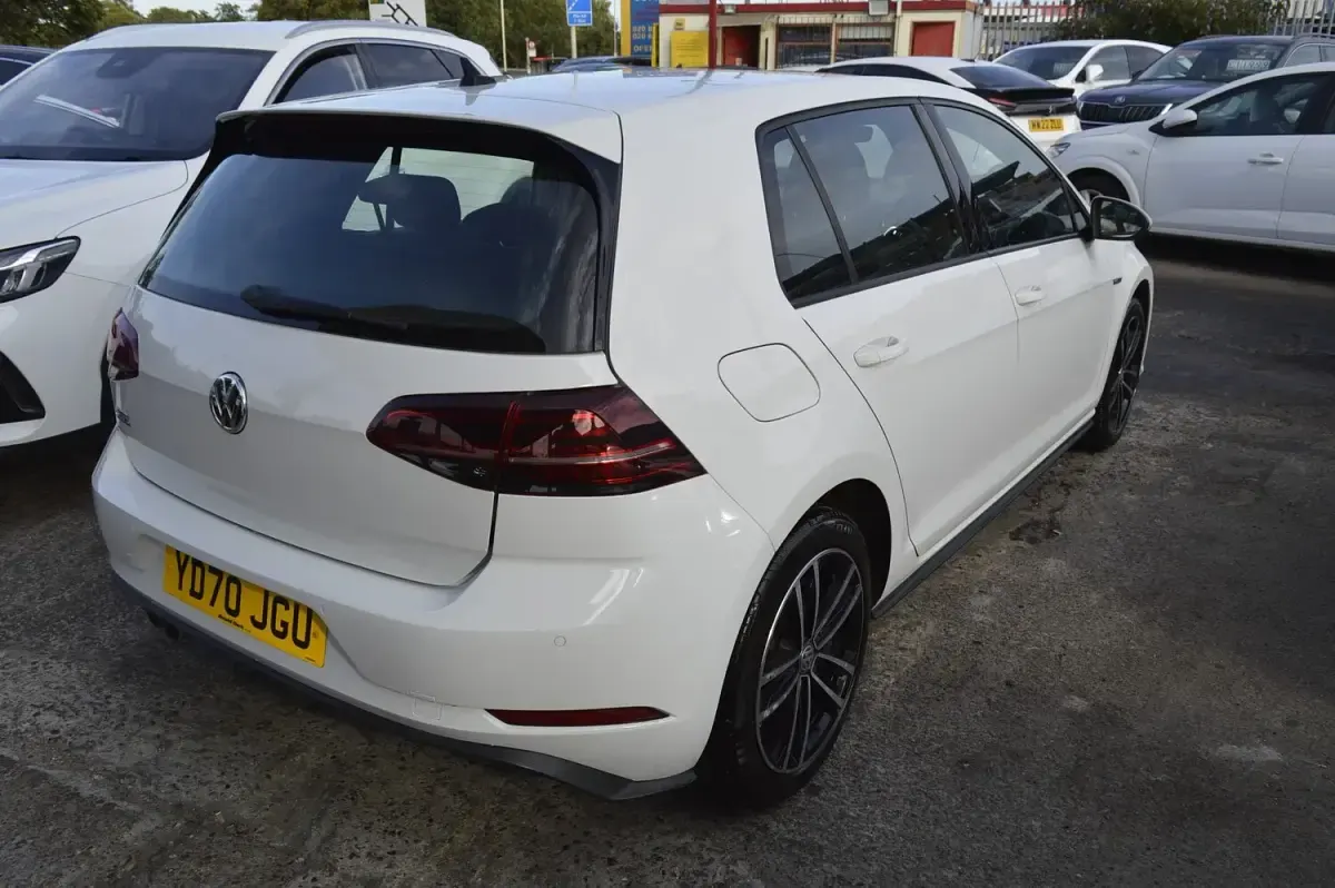 Used VW Golf VII GTE 204 HP (150 kW) 2020 White Hatchback