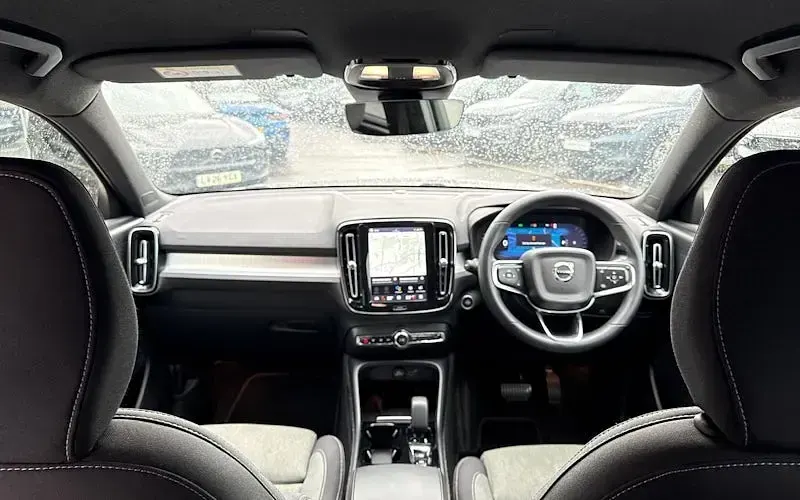 Used Volvo XC40 Plus 163 HP (119 kW) 2026 SUV