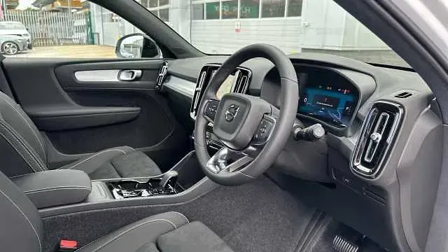 Used Volvo XC40 Plus 161 HP (118 kW) 2026 SUV