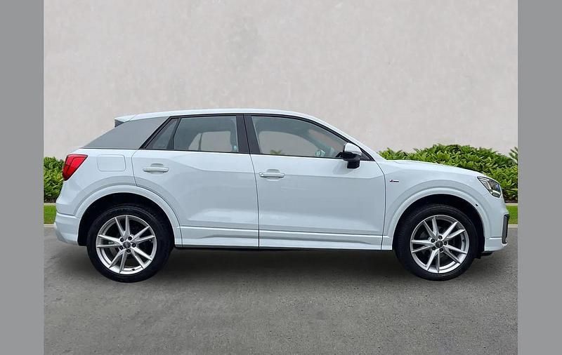 Used Audi Q2 S-Line 150 HP (110 kW) 2019 White SUV
