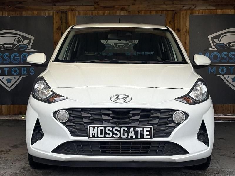 Used Hyundai i10 SE 84 HP (61 kW) 2021 White Hatchback
