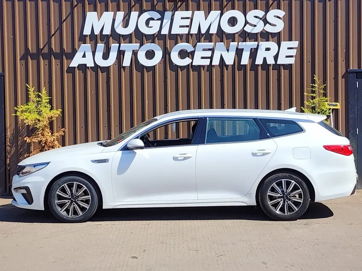 Used Kia Optima 136 HP (100 kW) 2019 White Estate