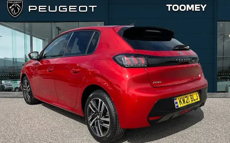 Second-hand Peugeot 208 Allure 102 CP (75 kW) 2021 Roșu Hatchback
