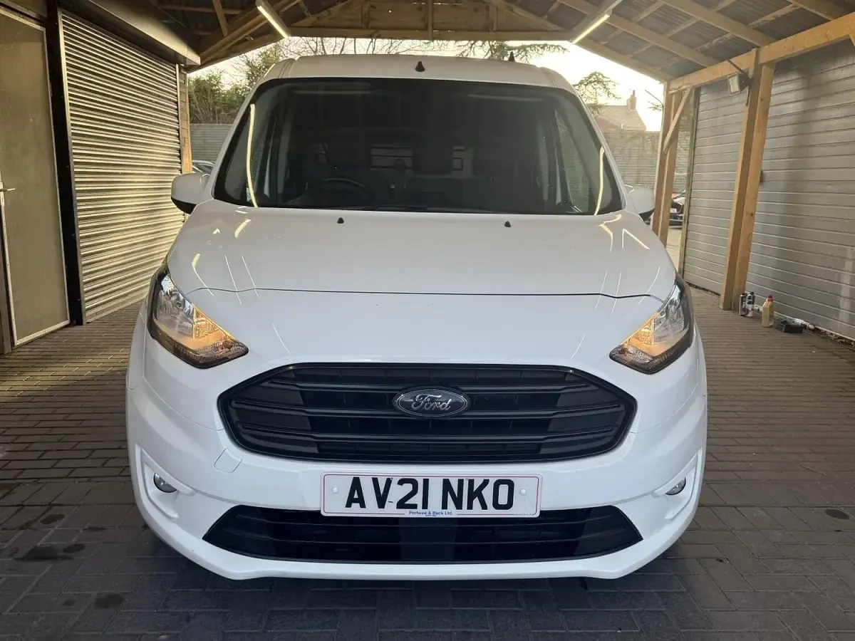 Used Ford Transit Connect Limited 120 HP (88 kW) 2021 White MPV