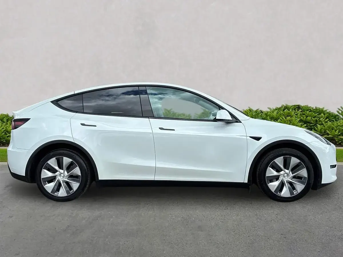 Used Tesla Model Y Long Range AWD 378 kW (514 HP) 2023 White SUV