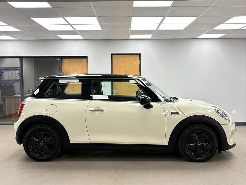 Used Mini Cooper Hatch 136 HP (100 kW) 2018 White Hatchback