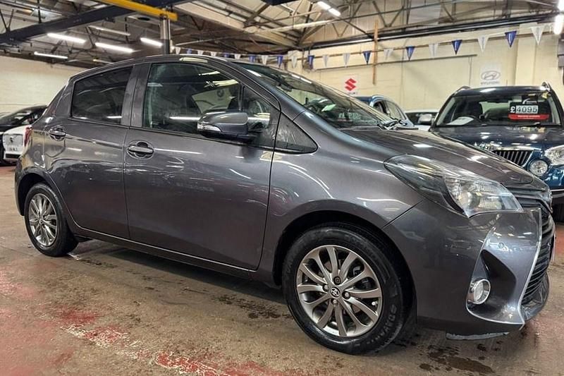 Used Toyota Yaris 99 HP (72 kW) 2016