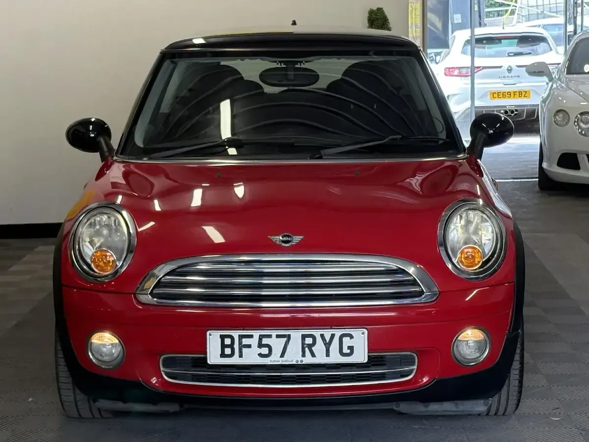 Used Mini Cooper Hatch 120 HP (88 kW) 2007 Red Hatchback