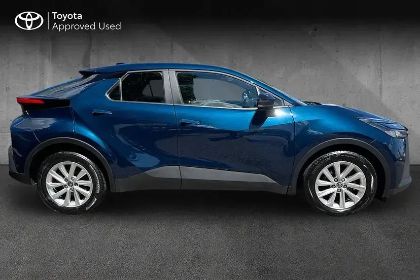 Used Toyota C-HR 138 HP (101 kW) 2025 Midnight teal SUV
