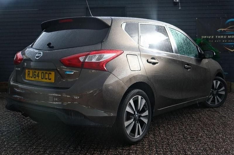 Used Nissan Pulsar N-TEC 110 HP (80 kW) 2015 Beige Hatchback