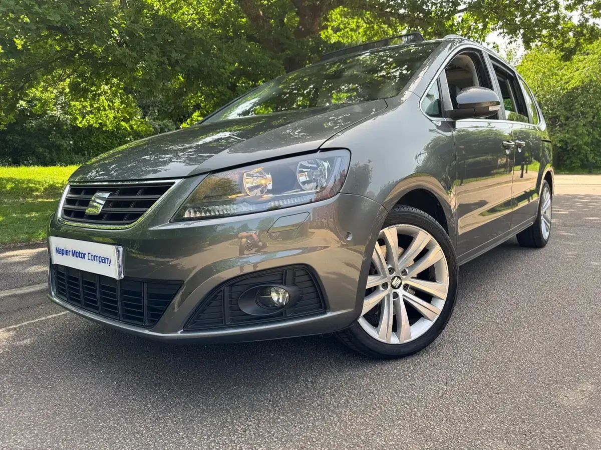 Begagnad Seat Alhambra Style 184 HK (135 kW) 2015 Grå Minibuss