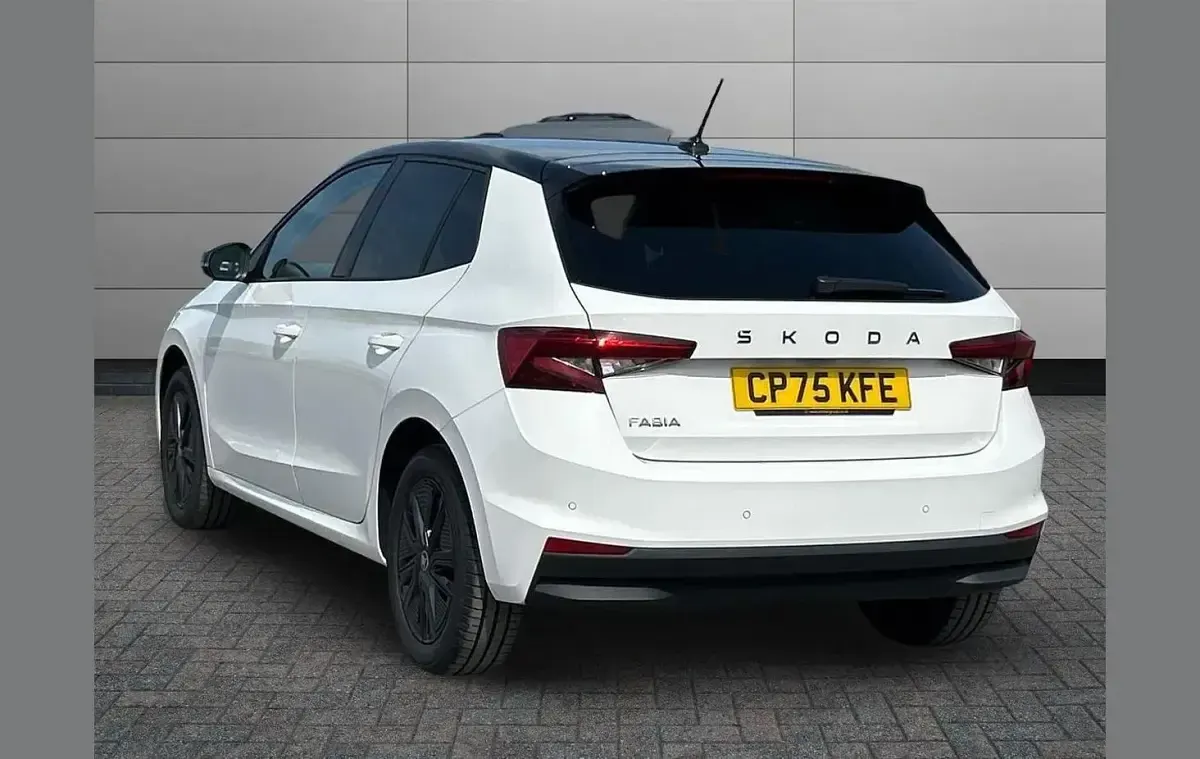 New Skoda Fabia Design Edition 94 HP (69 kW) 2025 Candy white black magic pearl effect Hatchback