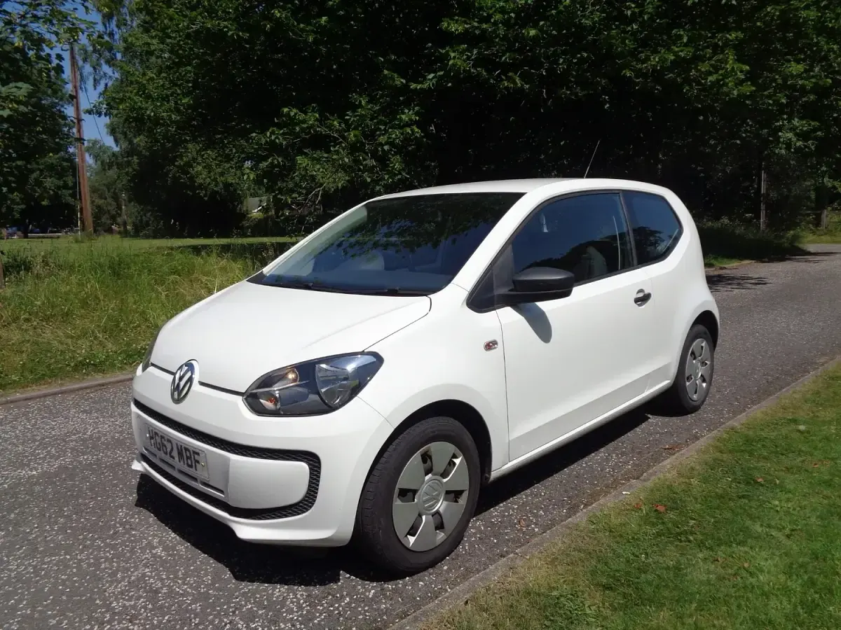 Used VW up! take up! 60 HP (44 kW) 2012 White Hatchback