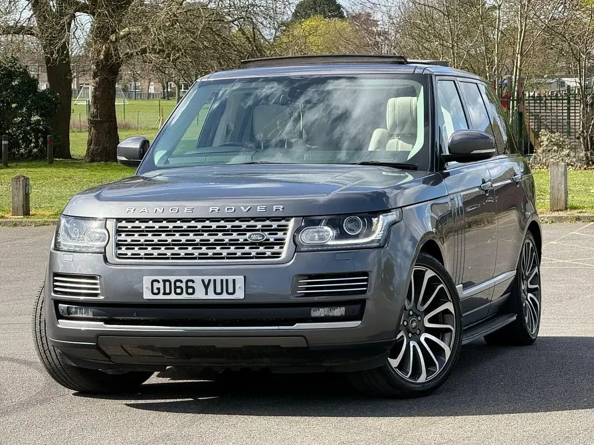 Używany Land Rover Range Rover Vogue SE 306 KM (225 kW) 2016 Szary SUV