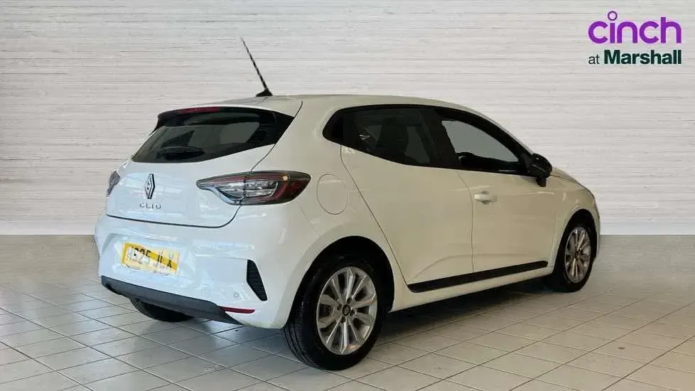 Used Renault Clio V Evolution 90 HP (66 kW) 2025 White Hatchback
