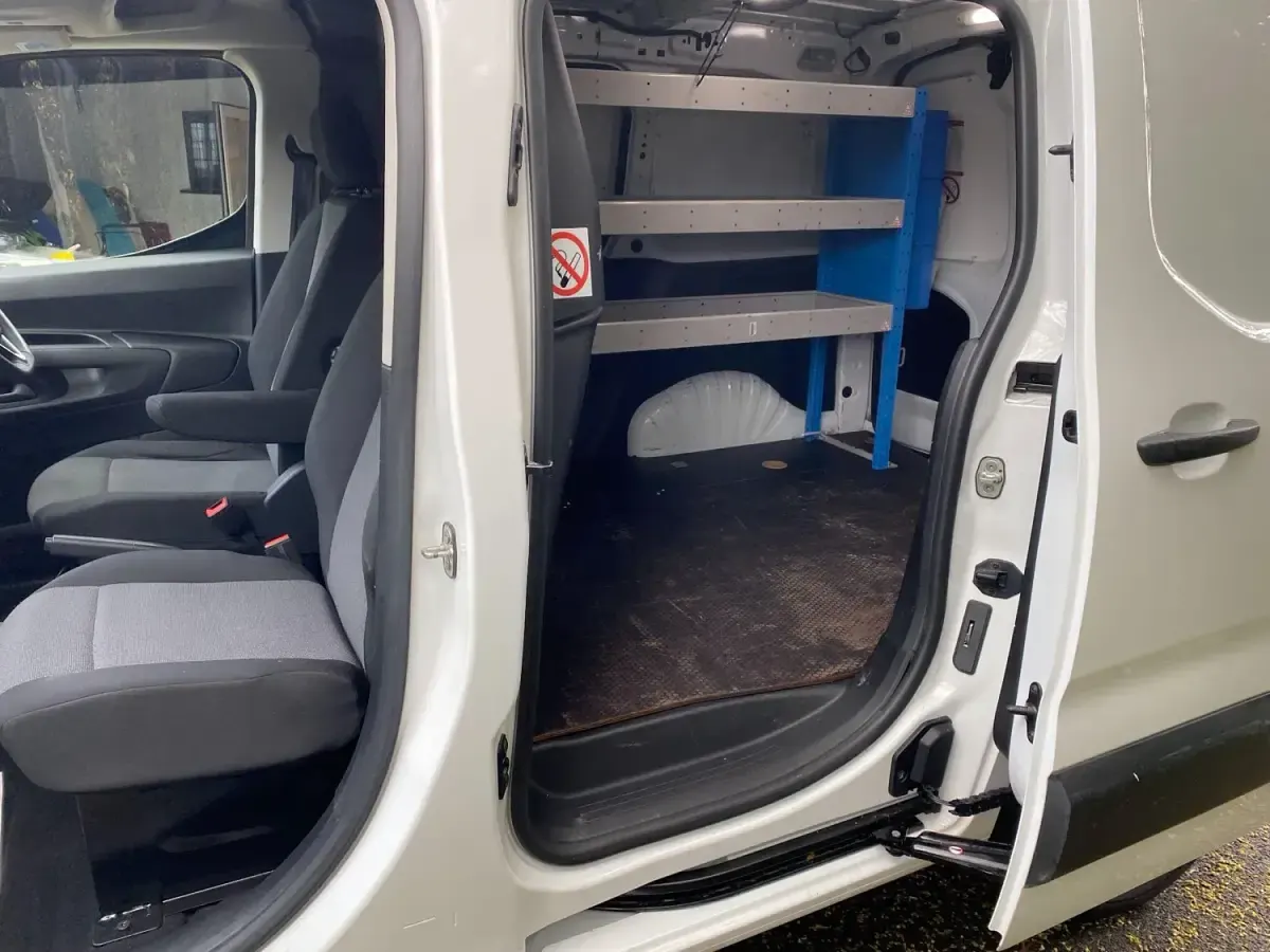 Begagnad Vauxhall Combo Edition 100 HK (73 kW) 2019 Vit Van