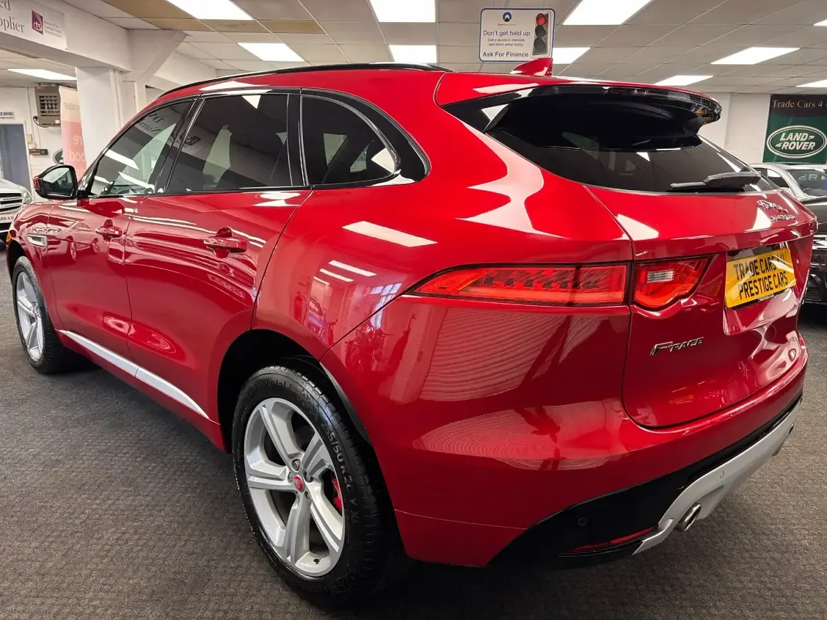 Used Jaguar F-Pace S 300 HP (220 kW) 2018 Red SUV