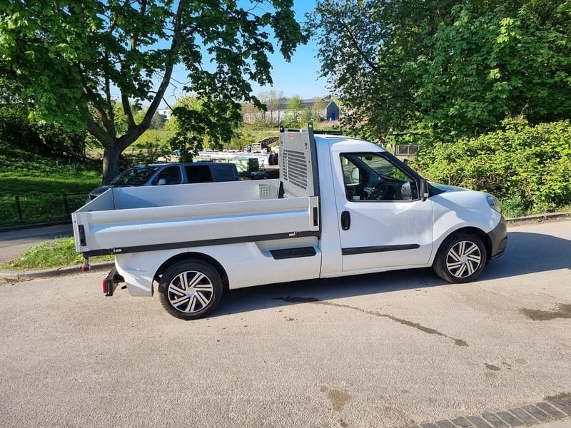 Begagnad Fiat Doblò 2021 Vit Minibuss