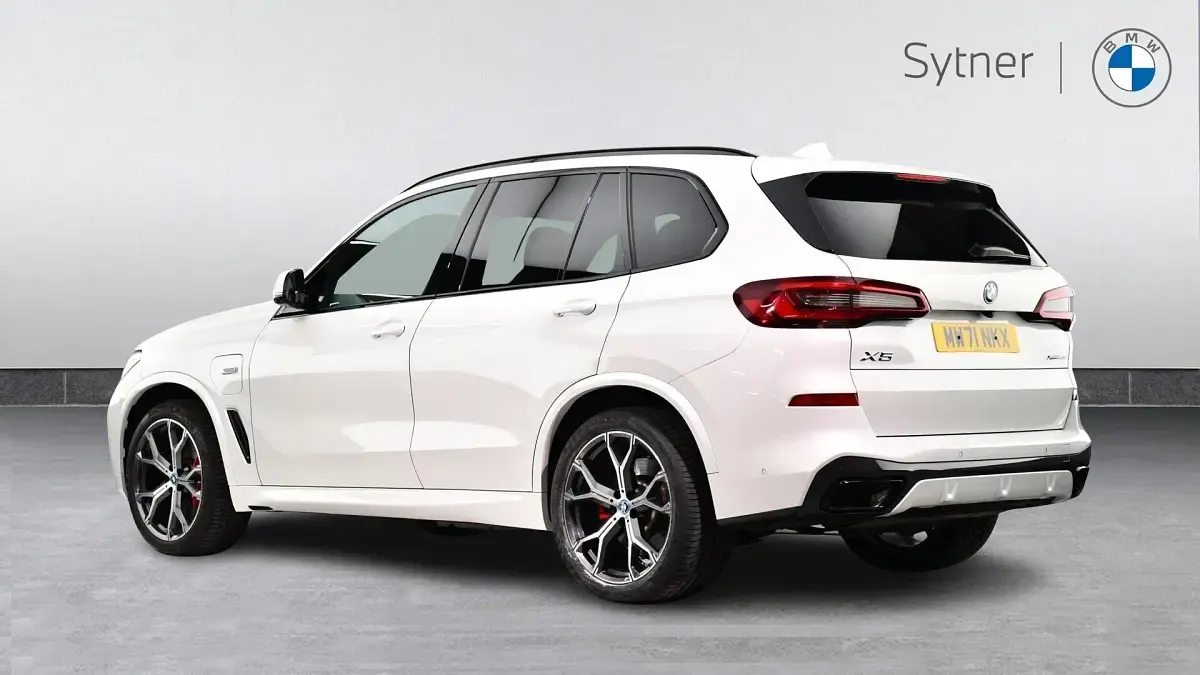Gebraucht BMW X5 M Sport 389 PS (286 kW) 2021 Weiß SUV