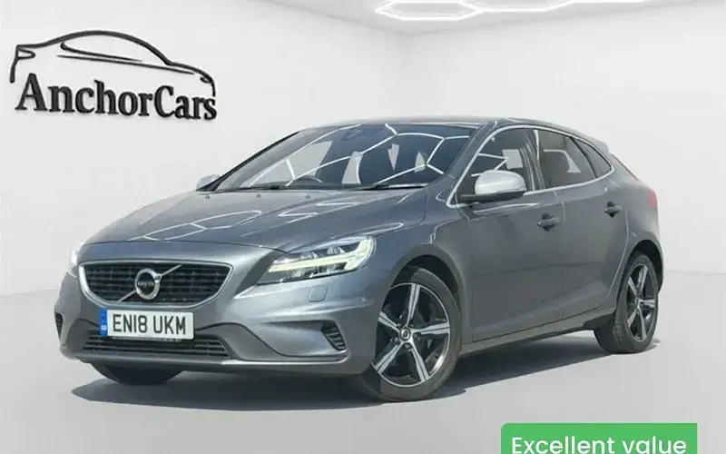 Usado Volvo V40 R-Design 122 HP (89 kW) 2018 Citadino